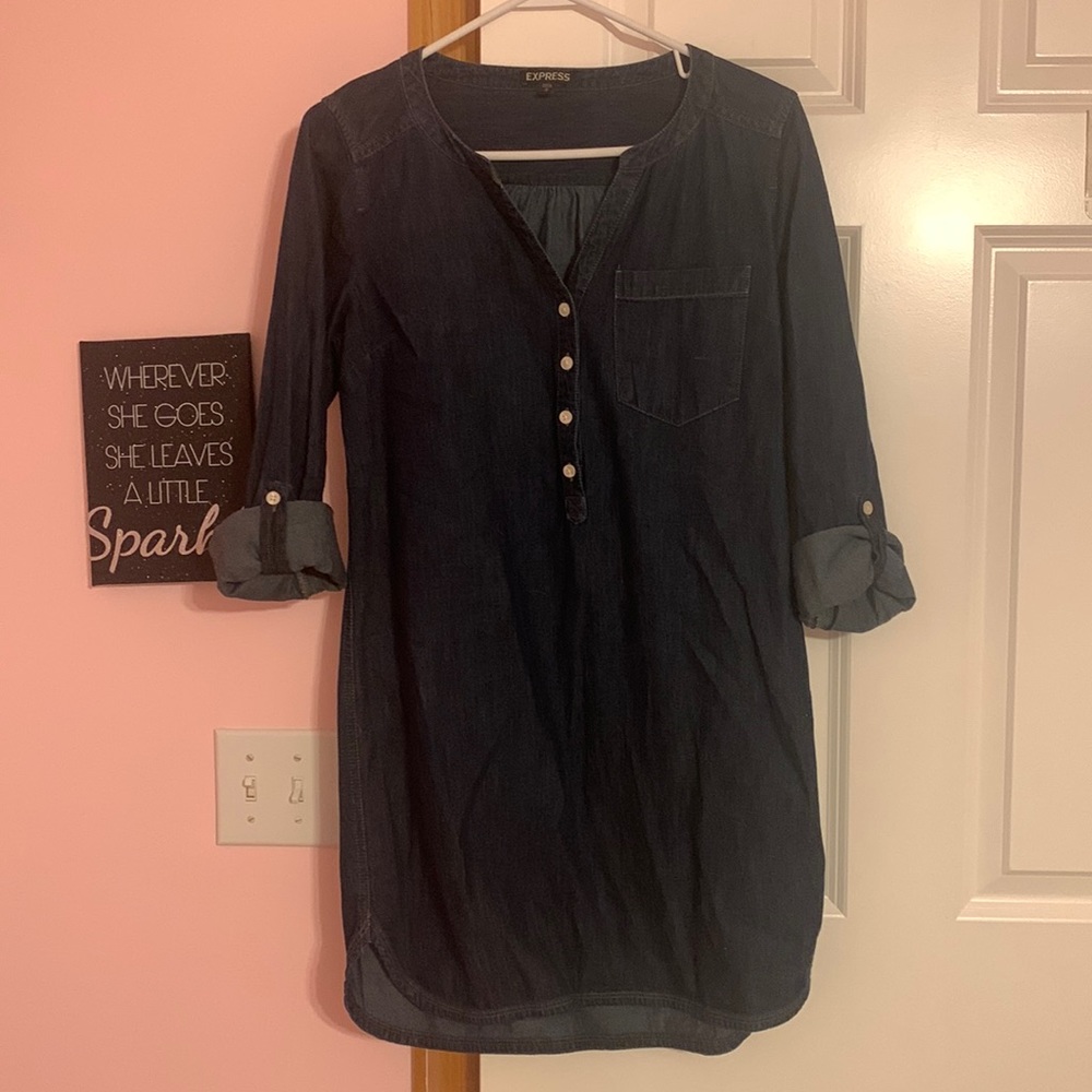 Cute comfy denim dress from Express🥰